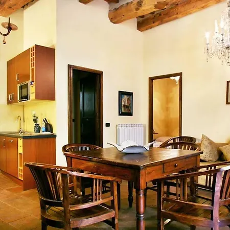 Delicious Busdraghi Apartment *